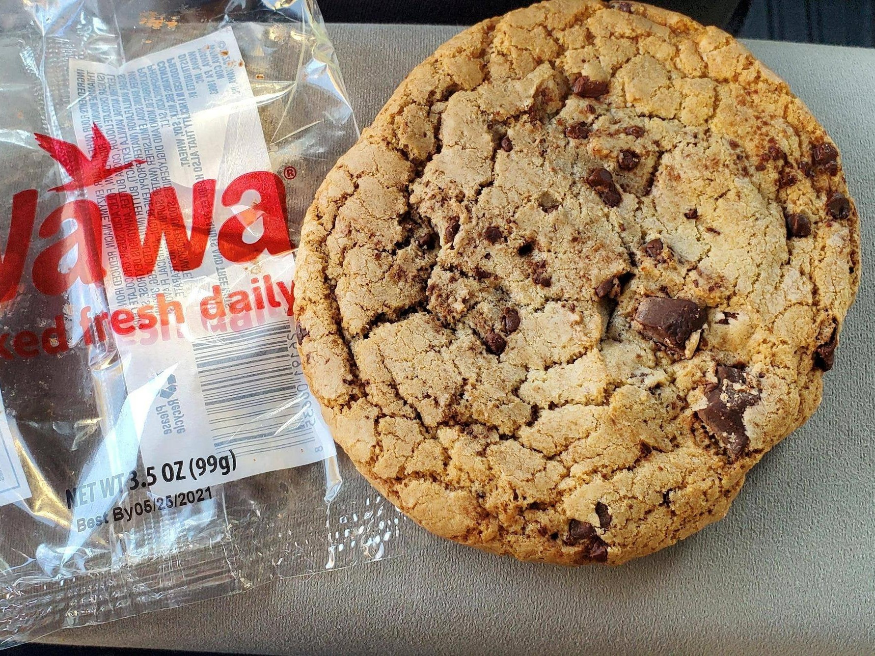 Photo of wawa chocolate chip cookie